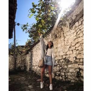 Meet your Posher, Meggi